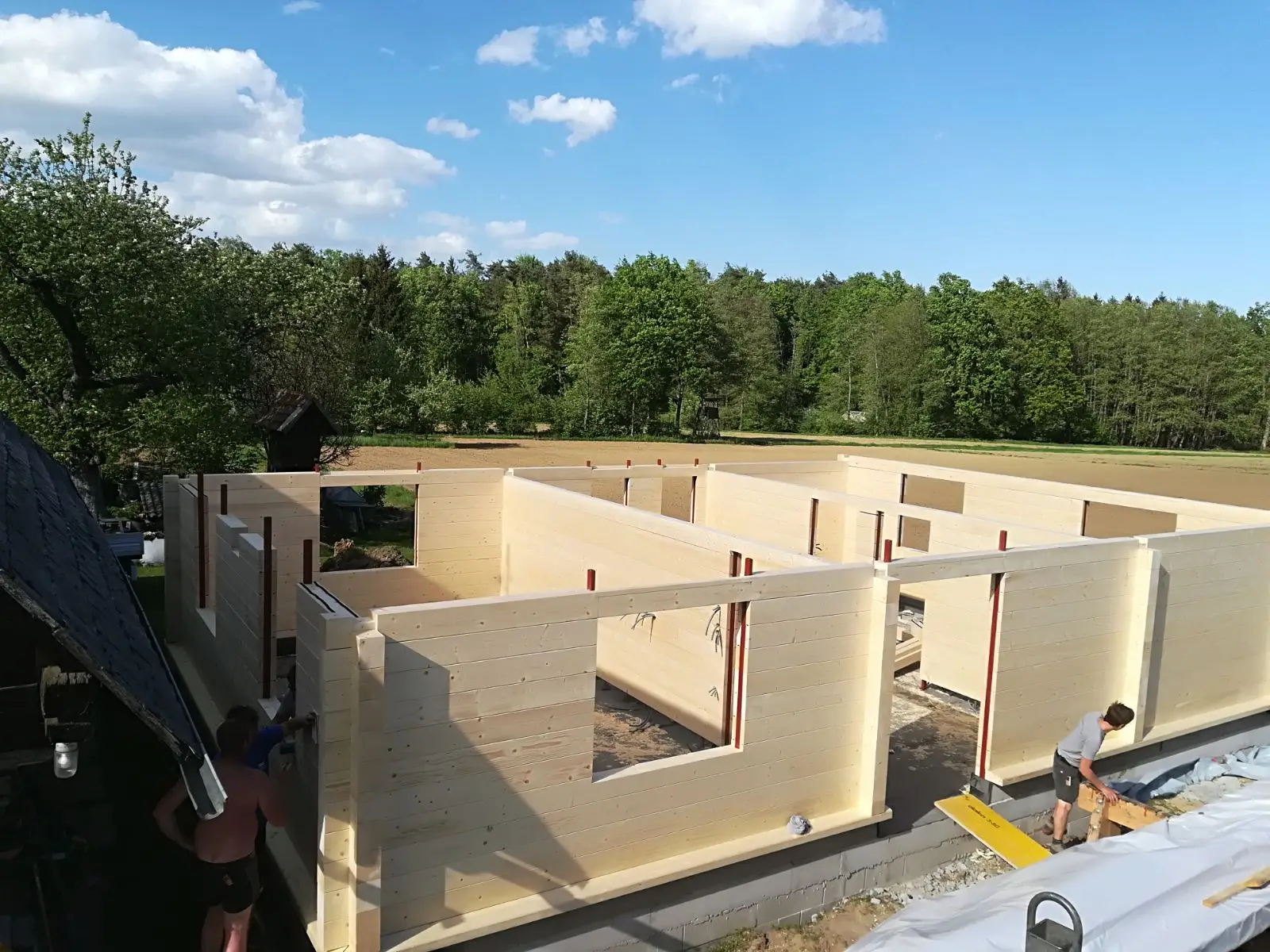 Fertig montierten Blockwände 01